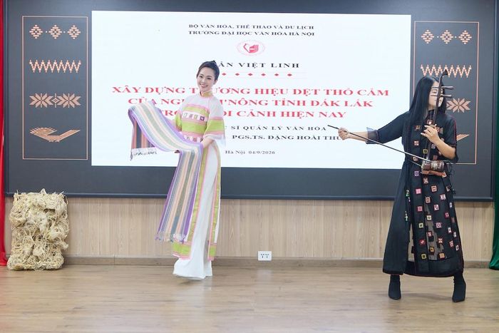 MC Thuỳ Linh. 