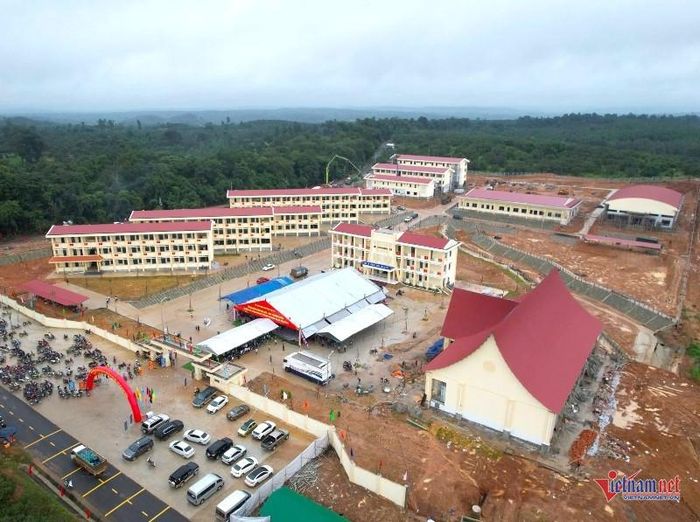 Trường Phổ thông nội trú Tiểu học và Trung học sơ sở Ia Púch được đầu tư 175 tỷ đồng. Ảnh: Trần Hoàn