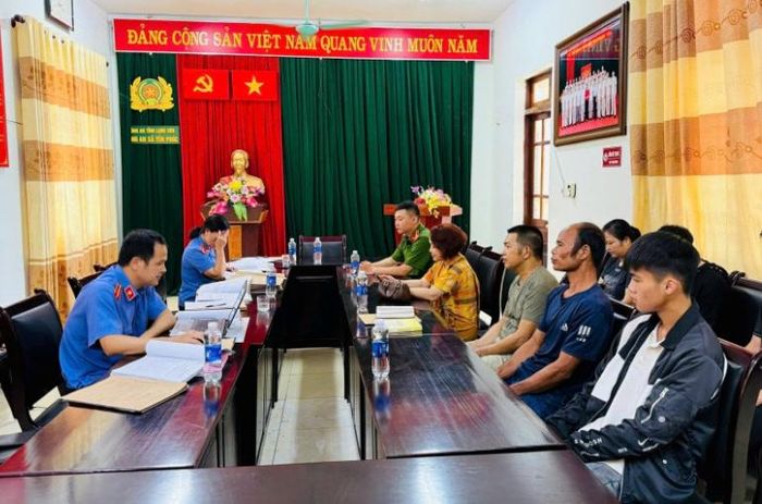 Đoàn kiểm sát điểm danh, kiểm diện người chấp hành án hình sự tại UBND xã Yên Phúc.