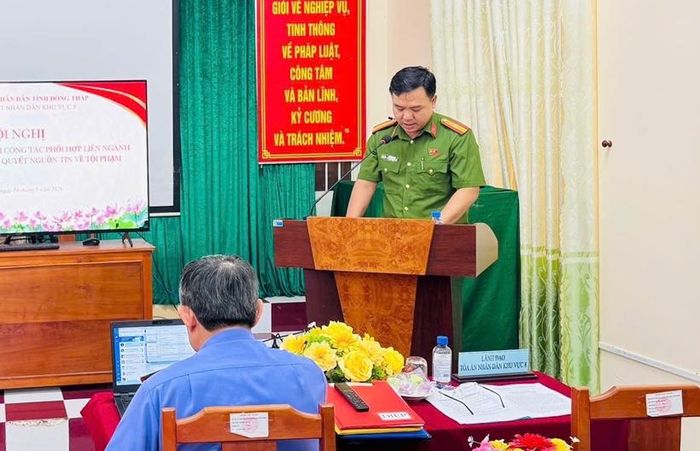 Đại diện Công an phường Sa Đéc phát biểu tại Hội nghị.