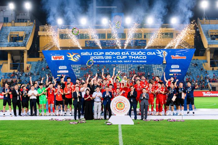 Công an Hà Nội giành siêu cúp quốc gia bằng chiến thắng 5-0 trước Công an TP Hồ Chí Minh. Ảnh: CAHN FC.
