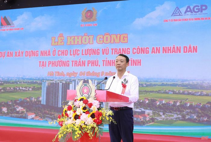 Đồng chí Phan Thiên Định - Phó Bí thư Tỉnh ủy, Chủ tịch UBND tỉnh phát biểu tại buổi lễ