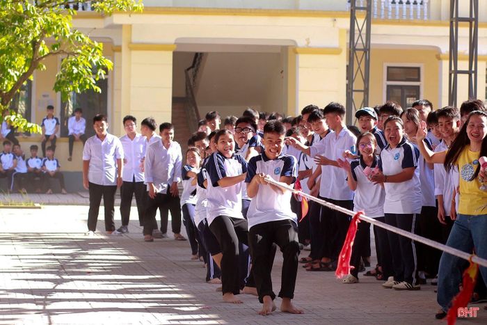 Trước thềm năm học mới, Trường THPT Lê Quý Đôn tổ chức nhiều sân chơi, hoạt động trải nghiệm, tạo không khí vui tươi, phấn khởi và giúp học sinh hào hứng chào đón ngày khai giảng.