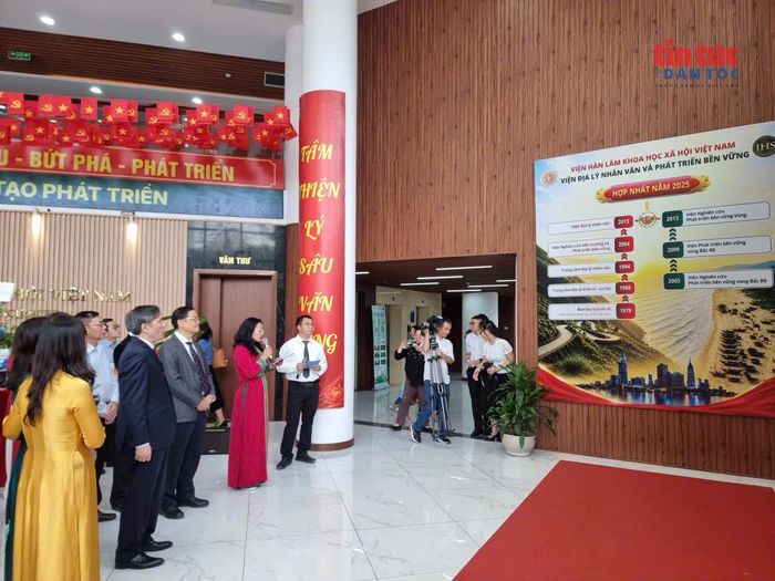 Giới thiệu quá trình phát triển của Viện.