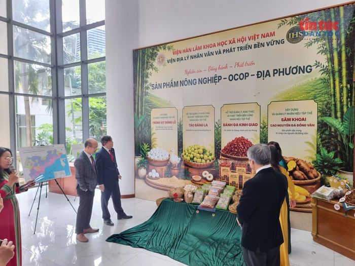 Giới thiệu kết quả nghiên cứu các sản vật địa phương.