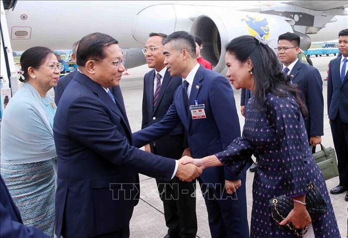 Tổng thống nước Cộng hòa Liên bang Myanmar Min Aung Hlaing và Phu nhân Kyu Kyu Hla đến Hà Nội, bắt đầu chuyến thăm chính thức Việt Nam từ ngày 4 - 6/9/2026. Ảnh: Phạm Kiên/TTXVN