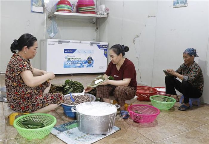 Bánh tẻ Lan Võ, xã Yên Phong, được công nhận sản phẩm OCOP, tạo việc làm cho nhiều lao động.