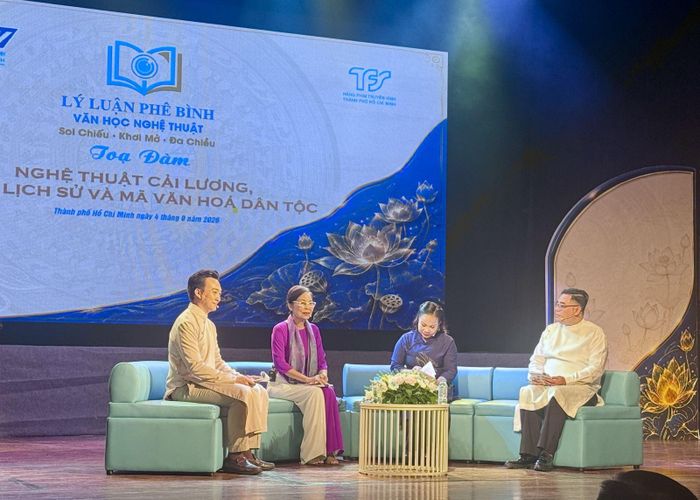 Nhiều thông tin về lịch sử, giá trị của nghệ thuật cải lương được các nghệ sĩ, chuyên gia, nhà nghiên cứu chia sẻ tại chương trình.