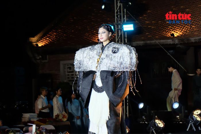 Tác phẩm “Văn huyền” đạt giải thưởng cao nhất của cuộc thi, giải “Tinh thần Văn hiến”.