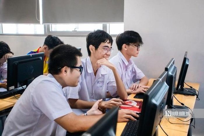 AI đang làm thay đổi cơ cấu vận hành của giảng đường đại học (Ảnh: Phùng Sơn).