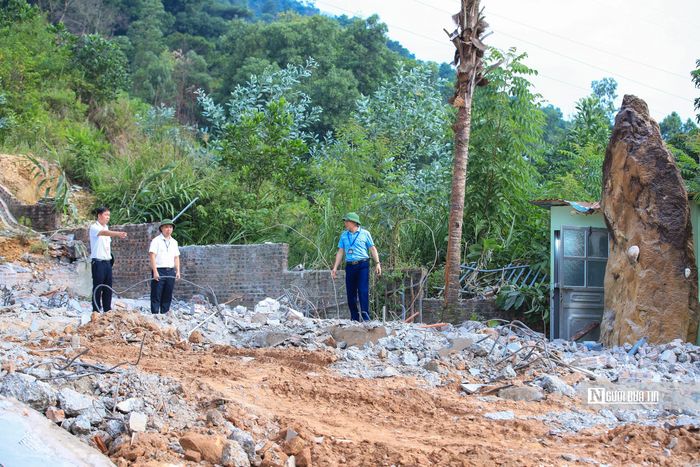 Sau khi cưỡng chế, xã Kim Anh sẽ bàn giao hiện trạng cho cấp ủy, lãnh đạo thôn Thái Vụ để thường xuyên kiểm tra, giám sát việc sử dụng đất của các hộ dân nêu trên. Đồng thời, xác định trách nhiệm của các phòng, đơn vị liên quan từ xã đến thôn trong công tác quản lý đất đai.