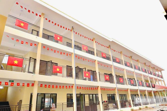 Những phòng học mới tại các trường nội trú vùng biên Quảng Ngãi được dọn dẹp, hoàn thiện để đón học sinh năm học 2026 - 2027.