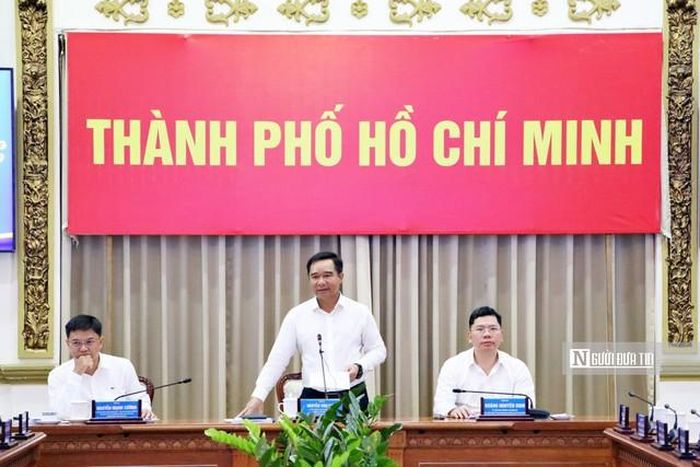 Chủ tịch UBND Tp.HCM phát biểu chỉ đạo tại phiên họp. 
