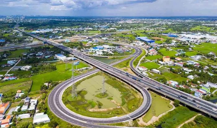 Nghiên cứu làm Vành đai 5, mở rộng không gian phát triển của TP Hồ Chí Minh.