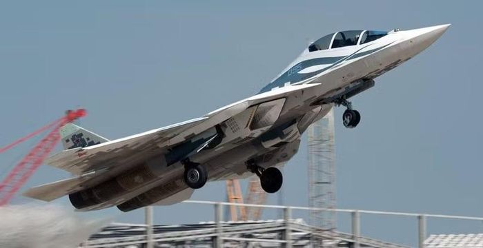 Biến thể hai chỗ ngồi của Su-57 Nga. Ảnh: MW.