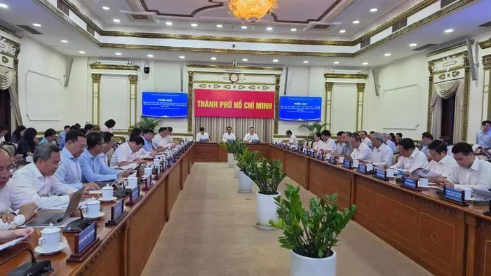 Quang cảnh phiên họp