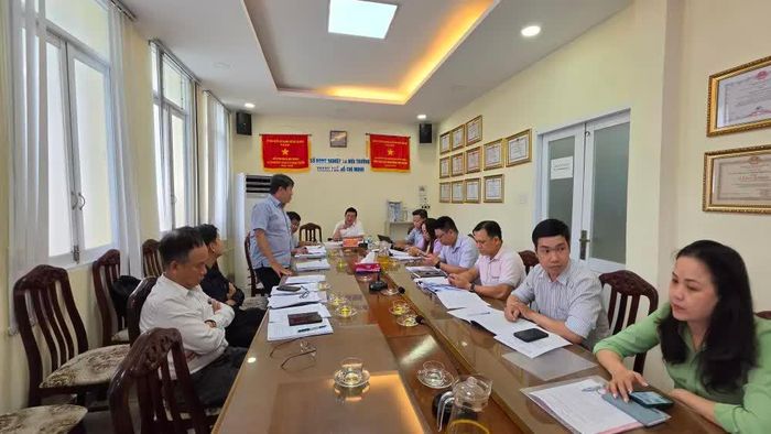  Một buổi họp của Tổ Công tác 11645 