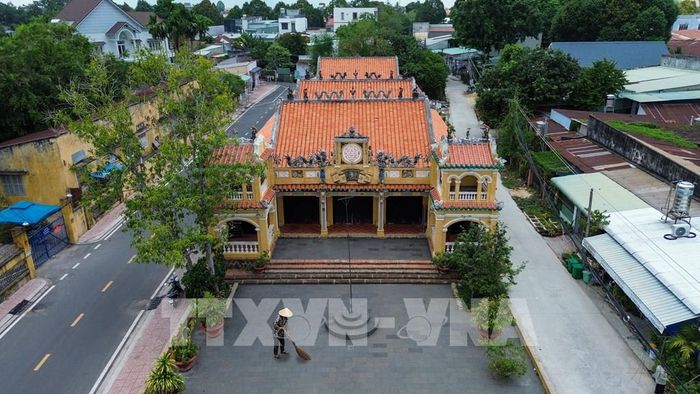 Không gian kiến trúc Đình Hiệp Ninh mang những dấu ấn văn hóa, lịch sử đặc trưng, cần được gìn giữ và phát huy trong đời sống đương đại. Ảnh: Giang Phương - TTXVN