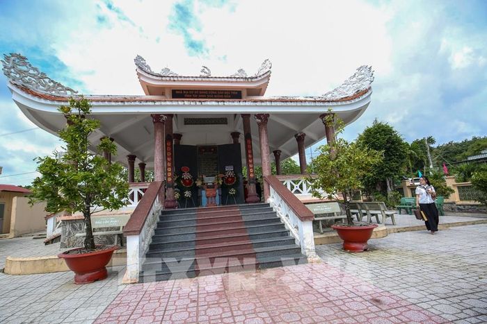 Di tích lịch sử - văn hóa Địa điểm thành lập cơ sở Đảng đầu tiên tỉnh Tây Ninh tại Giồng Nần (xã Long Chữ, tỉnh Tây Ninh) là một trong số những di tích được xếp hạng di tích cấp quốc gia. Ảnh: Giang Phương - TTXVN
