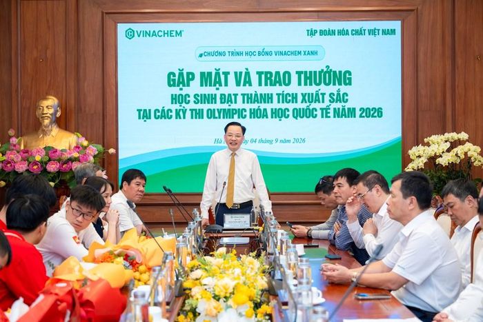 Ông Nguyễn Hữu Tú, Tổng giám đốc Tập đoàn Hóa chất Việt Nam phát biểu tại chương trình. Ảnh: Vinachem