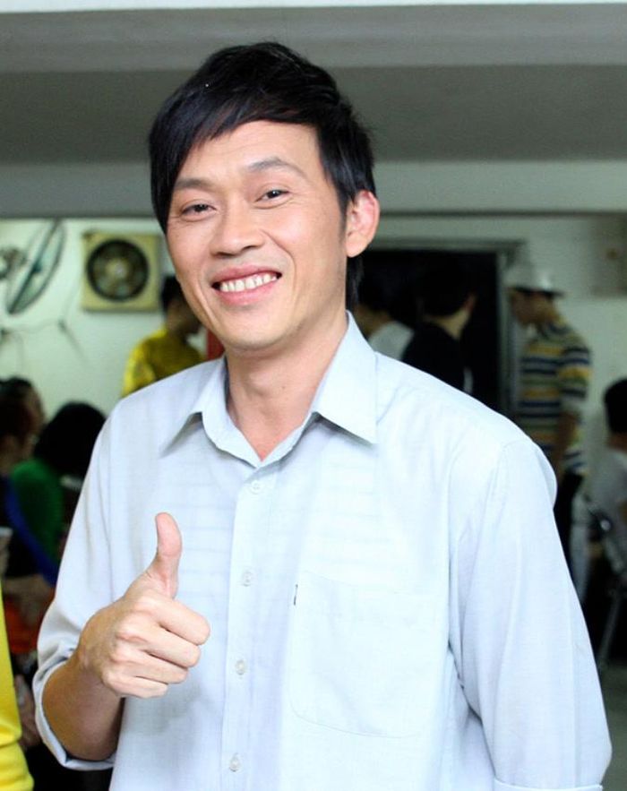NSƯT Hoài Linh.