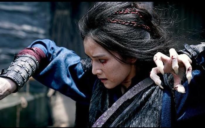 Mai Siêu Phong nhận hậu quả khi luyện sai Cửu Âm Chân Kinh.