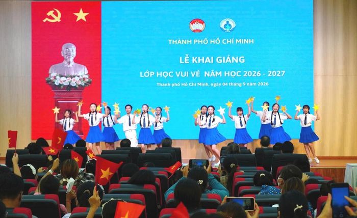 Tiết mục văn nghệ tại Lễ khai giảng "Lớp học vui vẻ" năm học 2026-2027