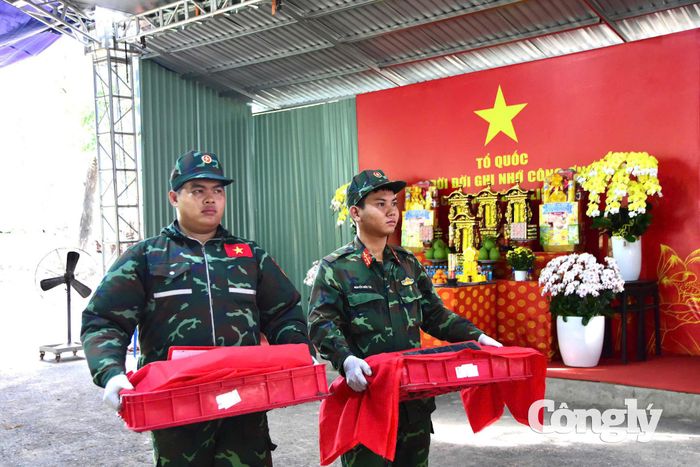 Các bộ hài cốt liệt sĩ được tìm thấy.