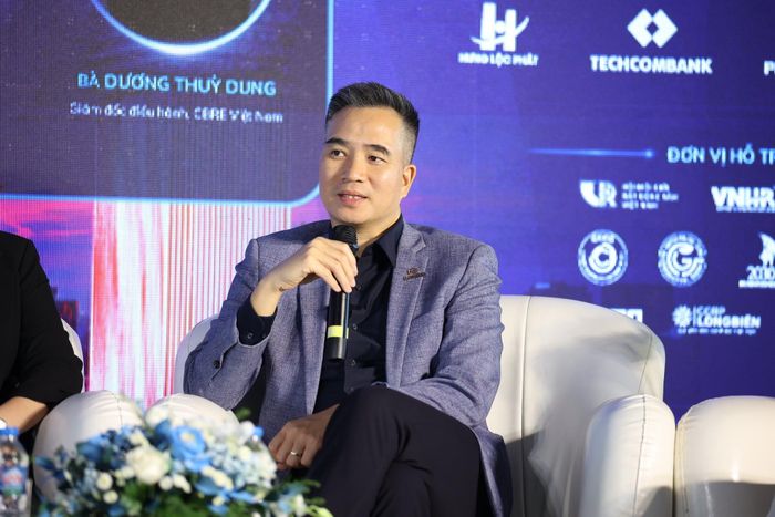 Ông Nguyễn Đỗ Dũng, Tổng giám đốc Công ty tư vấn quốc tế EnCity, chia sẻ góc nhìn quy hoạch TP.HCM từ kinh nghiệm các siêu đô thị thế giới. Ảnh: BTC