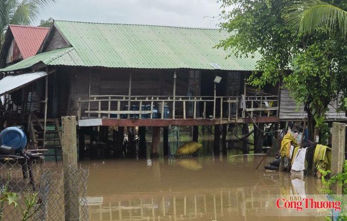 Nhiều khu vực trũng thấp trên địa bàn xã Phú Thiện và Ia Hiao ngập nước, ảnh hưởng đến đời sống, sản xuất và việc đi lại của người dân.