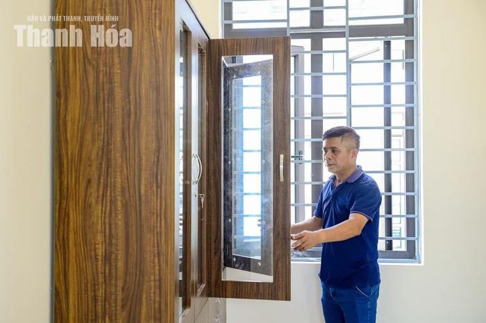 Hiệu trưởng Trường Phổ thông nội trú Tiểu học và THCS Yên Khương Nguyễn Khắc Hạnh cho biết: “Đây là ngôi trường hiện đại mà theo các em học sinh chia sẻ trước đây chỉ thấy qua ti vi. Hôm nay, ngôi trường ấy đã hiện hữu ngay trên chính mảnh đất vùng biên, nơi các em sinh sống”.