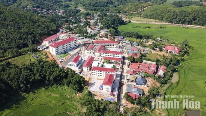 Đối với các khu nhà ăn, nhà bán trú đang được đơn vị thi công tập trung hoàn thiện để sớm bàn giao trong tháng 9/2026.