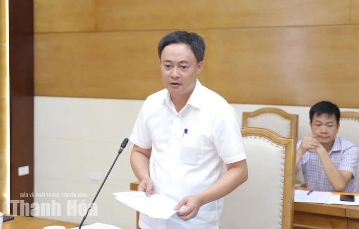 Giám đốc Sở Nội vụ Lê Ngọc Hợp báo cáo kết quả thi hành Luật.