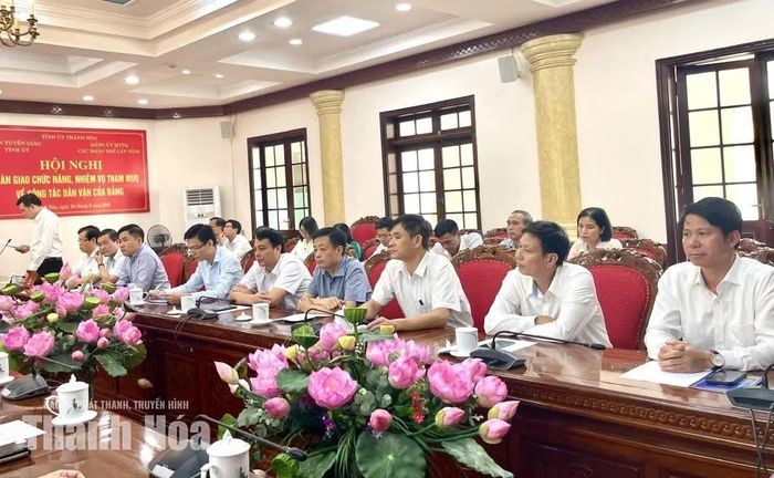 Các đại biểu dự hội nghị.