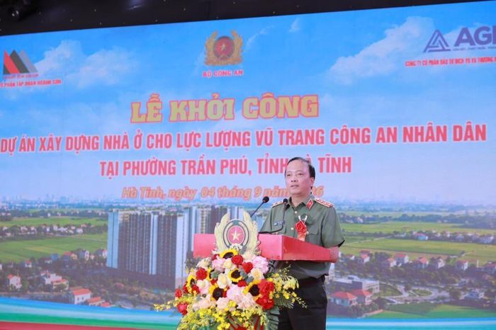 Thượng tướng Đăng Hồng Đức - Thứ trưởng Bộ Công an phát biểu tại lễ khởi công. Ảnh: Công an Hà Tĩnh