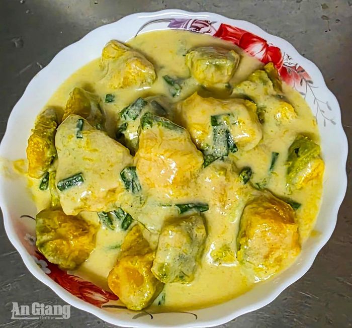 Hấp dẫn món bí Vàm Răng hầm dừa.