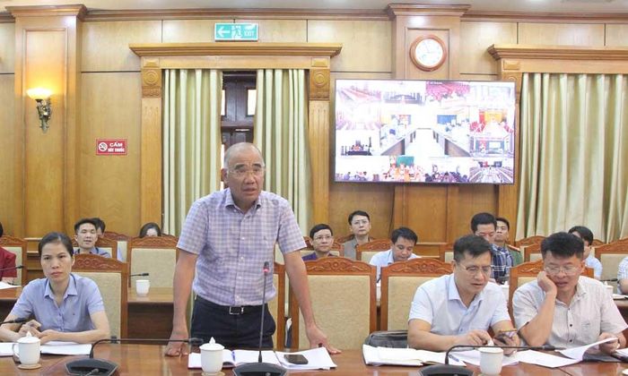 Lãnh đạo Sở Xây dựng phát biểu tại hội nghị.