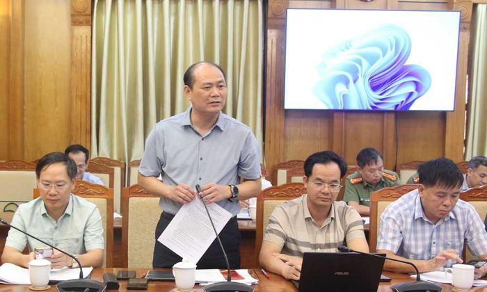Lãnh đạo Sở Nội vụ phát biểu tại hội nghị.