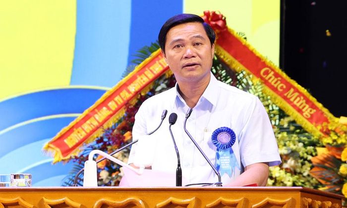  Phó Chủ tịch UBND tỉnh Lê Xuân Lợi phát biểu tại Lễ xuất quân. 