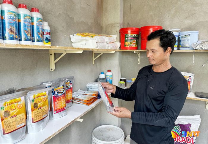 Mô hình nông nghiệp tuần hoàn cần kiểm soát chặt chẽ thuốc, thức ăn và các phụ phẩm can thiệp vào quá trình sinh trưởng, phát triển của cây, con giống. Ảnh: PHAN VINH