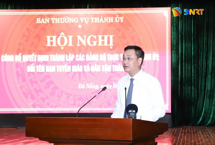 Bí thư Thành ủy Lê Ngọc Quang phát biểu giao nhiệm vụ. Ảnh: NGỌC PHÚ