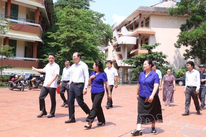 Đoàn công tác tham quan cơ sở vật chất Phân hiệu Đại học Thái Nguyên tại Điện Biên.