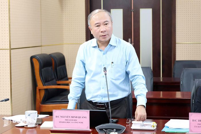 Phó Giám đốc Sở Khoa học và Công nghệ Nguyễn Minh Quang phát biểu tại buổi làm việc. Ảnh: Hồ Thảo