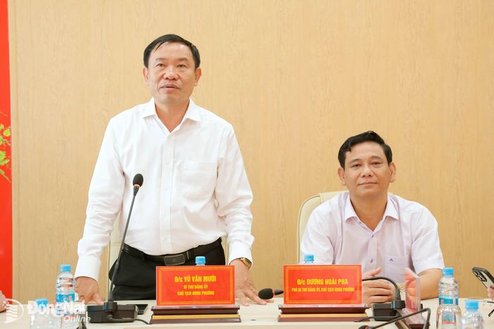 Ông Vũ Văn Mười, Bí thư Đảng ủy, Chủ tịch HĐND phường Đồng Xoài phát biểu tại lễ tuyên dương. Ảnh: Văn Huân