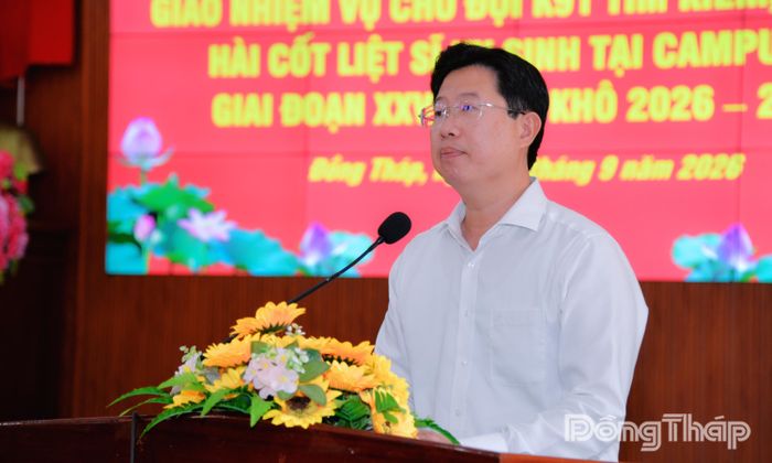 Đồng chí Huỳnh Minh Tuấn, Phó Chủ tịch UBND tỉnh, Trưởng Ban Chỉ đạo 515 tỉnh phát biểu tại Lễ xuất quân, giao nhiệm vụ cho Đội K91.