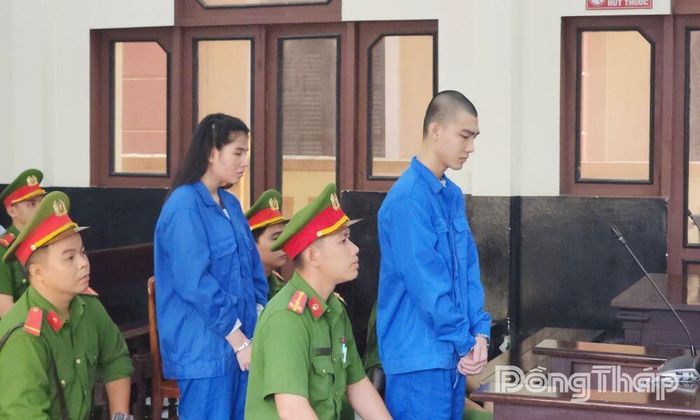 2 bị cáo tại Hội đồng xét xử.