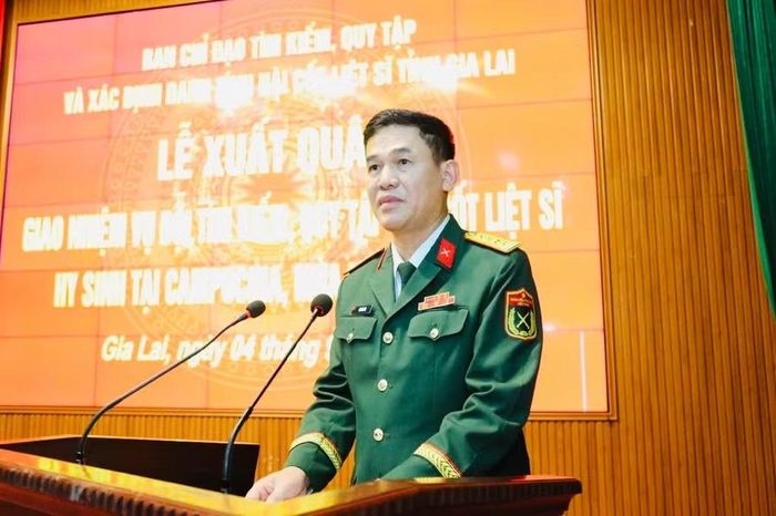  Đại tá Võ Tấn Tài phát biểu giao nhiệm vụ cho Đội K52. Ảnh: P.D 
