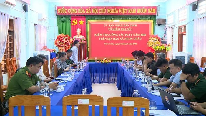 Quang cảnh buổi làm việc tạị xã Nhơn Châu. Ảnh: Hoàng Vũ