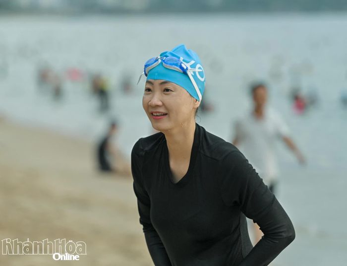 Chị Phạm Thị Thúy Liễu - một trong những học viên đã vượt qua rào cản tâm lý sợ nước và hoàn thành khóa học.