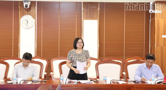 Lãnh đạo Sở Tài chính báo cáo tại buổi làm việc.